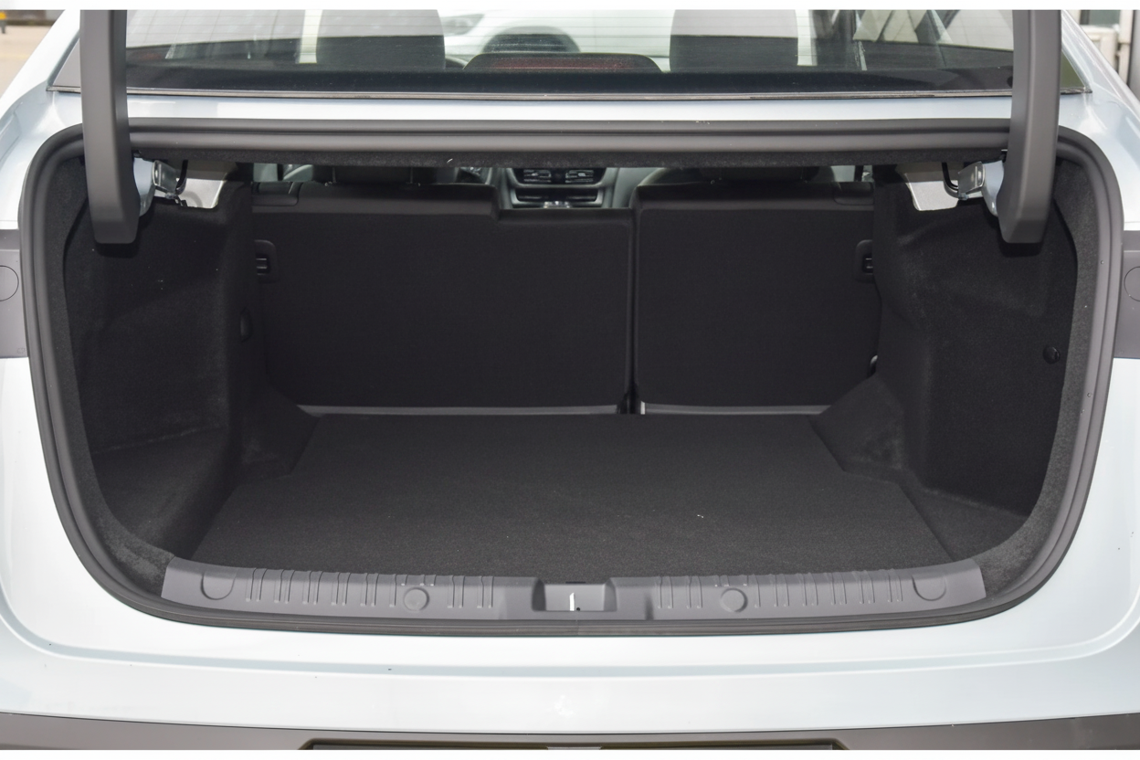 BYD Qin L DM-i 2024 80KM Beyond Edition — 5