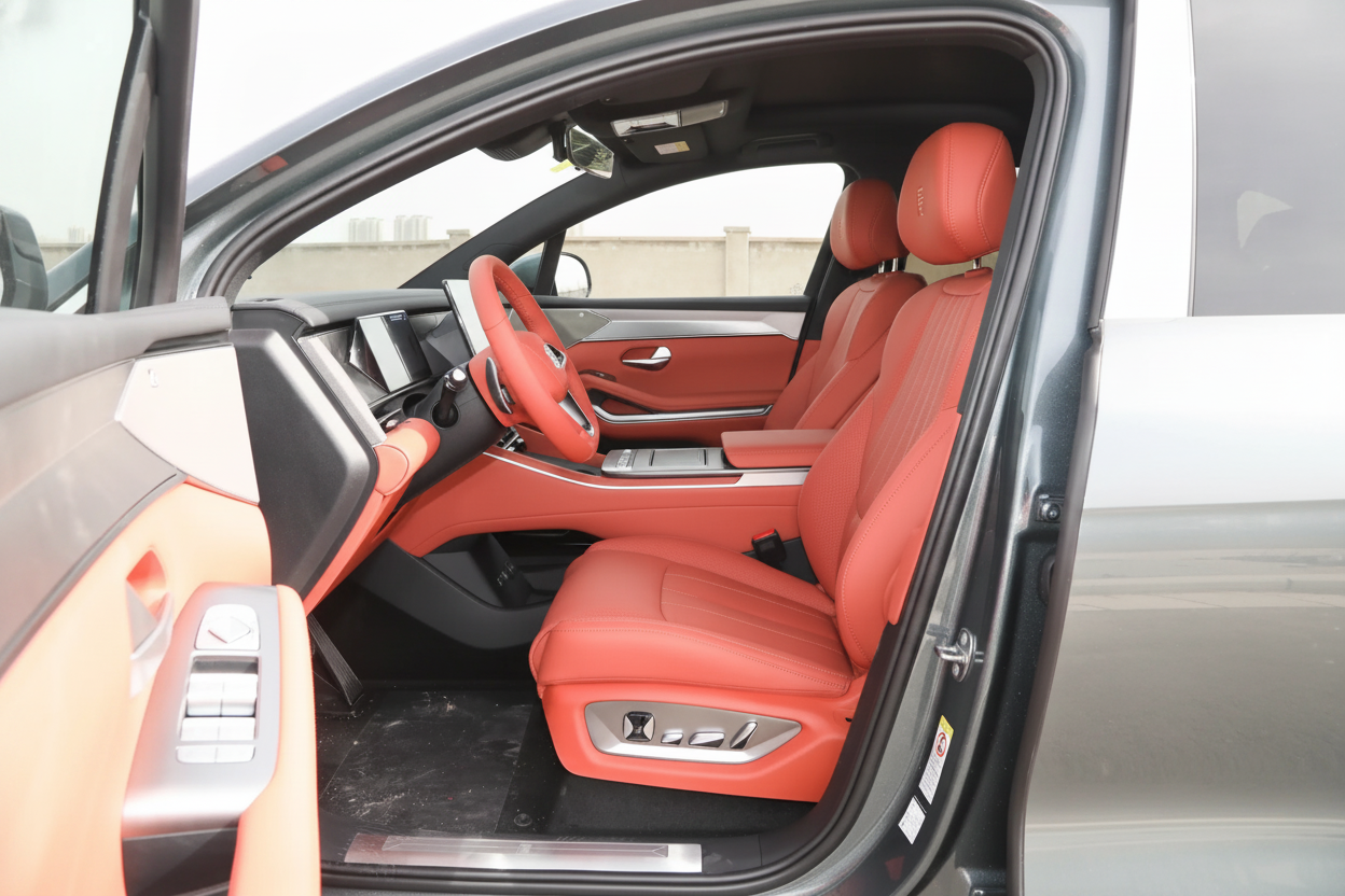 BYD BYD Tang L DM‑p 2025 | 200KM | AWD | LiDAR Flagship Trim — 7